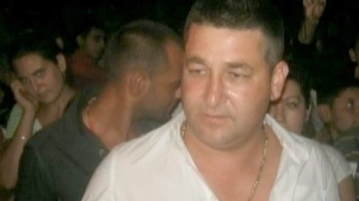 Interlop favorizat de poliţist să ajungă la o petrecere cu Salam